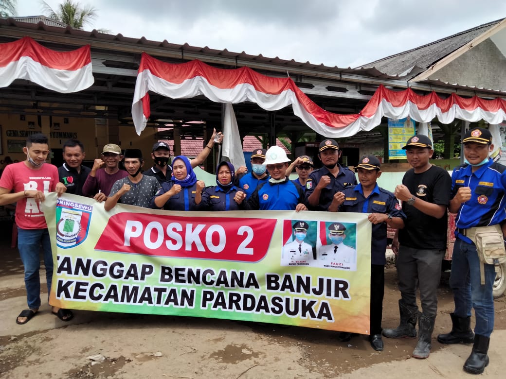 Karang Taruna Pringsewu Dirikan Posko Peduli Banjir Di Pardasuka.