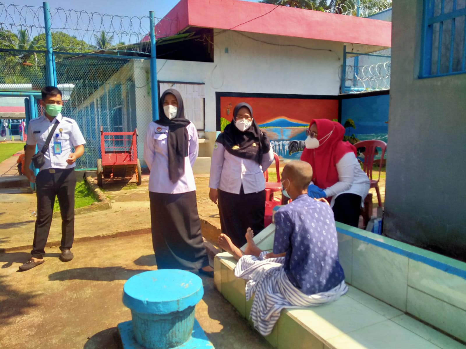 Petugas Puskesmas Negara Batin Cek Kesehatan WBP Lapas Kotaagung.