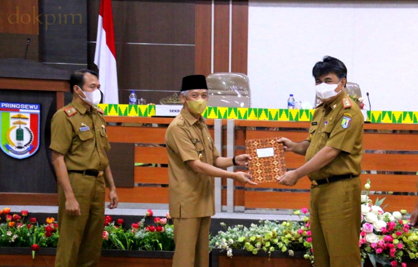 Bupati Pringsewu Serahkan Pagu DPA 2022