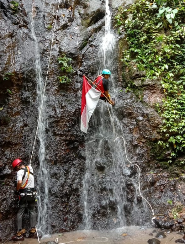 Ekspedisi Merah Putih FPTI Pesawaran di Tebing Watu Kettek