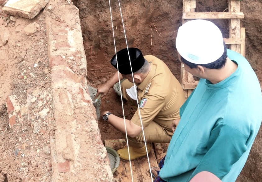 Wabup Pringsewu Memulai Pembangunan Masjid Jami Munawir Kalioyot