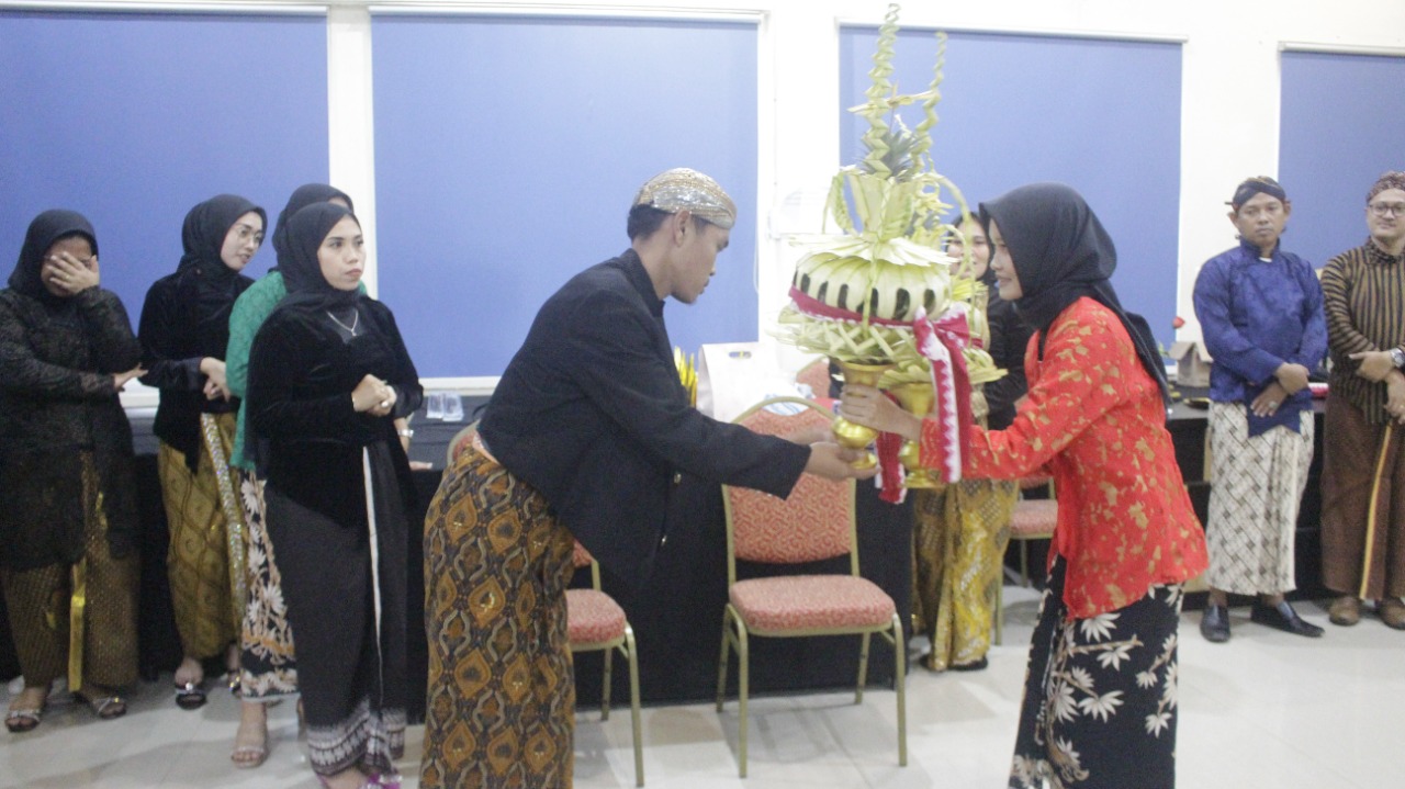 Dinas Pendidikan Gelar Pelatihan Kesenian Tradisional Adat Lampung dan Jawa.