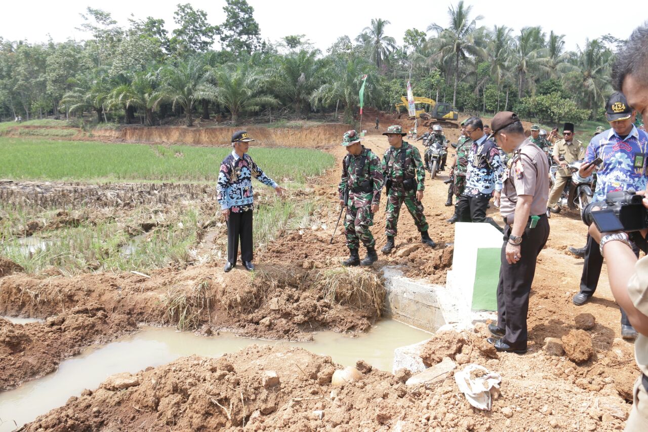 Bupati Pringsewu Buka Karya Bhakti TNI di Bandung Baru Barat