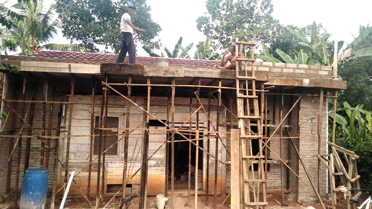 Dinas PU-PERA Pringsewu Realisasikan Program Bedah Rumah