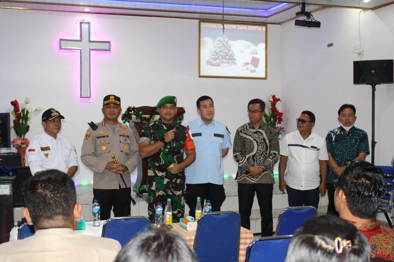 Dandim 0421 Bersama Forkopimda Pesawaran Meninjau Pelaksanaan Natal