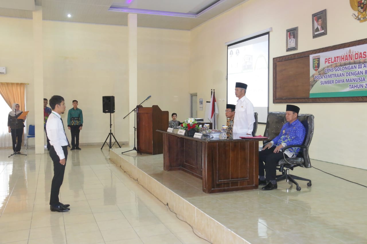 Bupati Pringsewu Tutup Latsar CPNS Golongan III