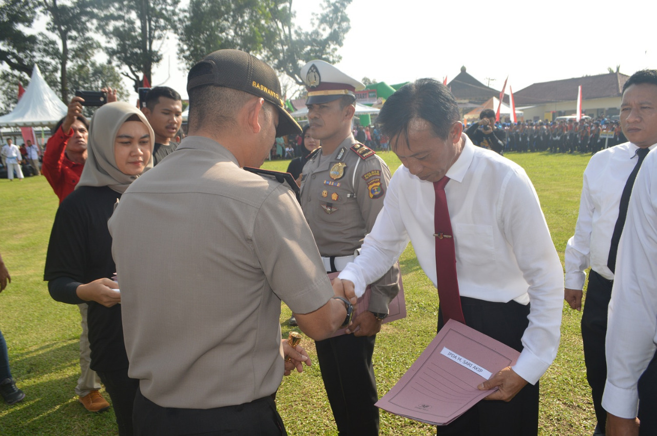 Peringati Hari Bhayangkara, Polres Tuba Beri Penghargaan Anggotanya