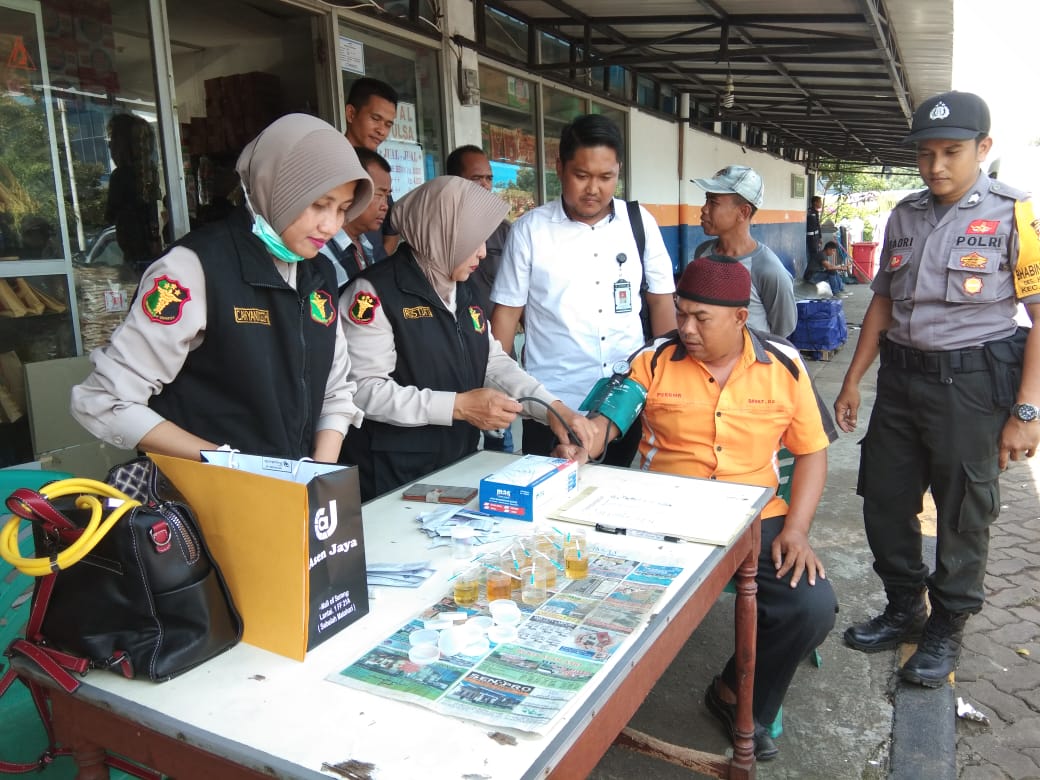 Polres Lamsel Gelar Pemeriksaan Kesehatan Supir Travel dan Bus