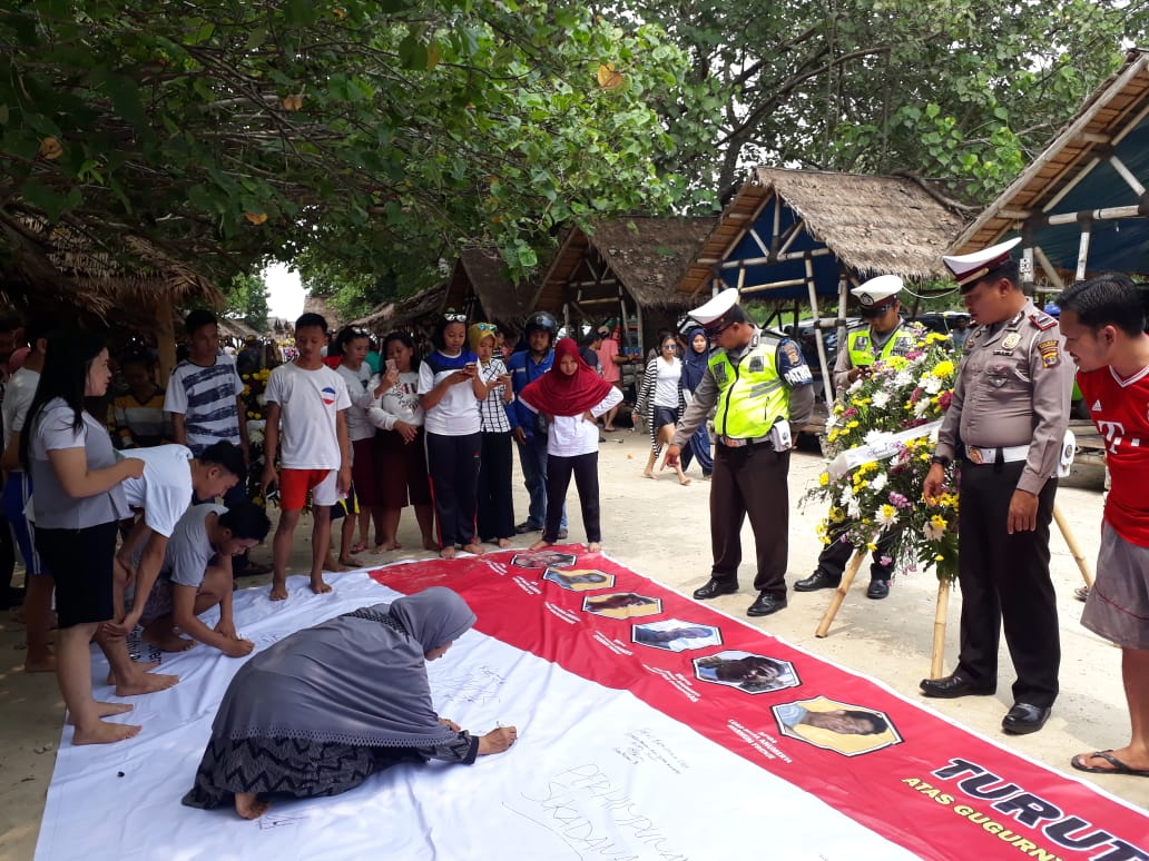 Ratusan Masyarakat Beri Dukungan Polri Berantas Terorisme