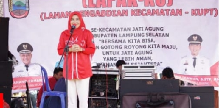 Ketua TP PKK Lampung Selatan Hadiri Program LAPAK-KU Di Desa Sinar Rejeki.