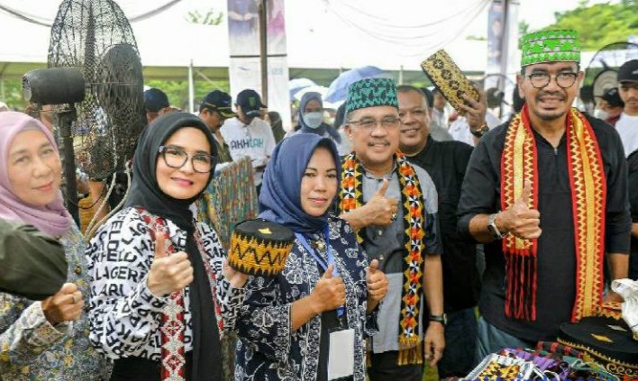 Ribuan Masyarakat Pesawaran 'Serbu' Pasar Rakyat dan Bazar UMKM BUMN