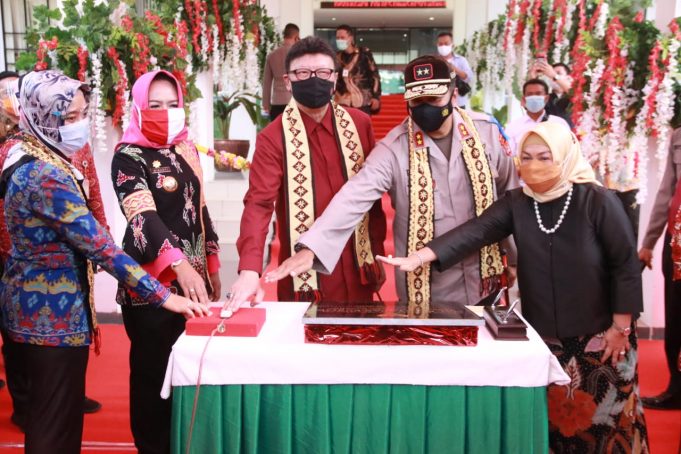 Kunjungi Lampung, Menpan-RB Resmikan MPP Tuba