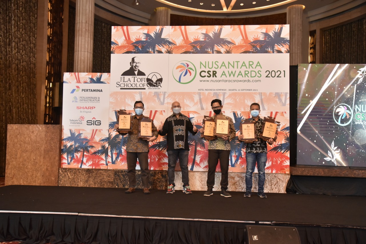 Sukses Berdayakan Masyarakat, PLN Raih 6 Penghargaan Nusantara CSR Awards 2021.