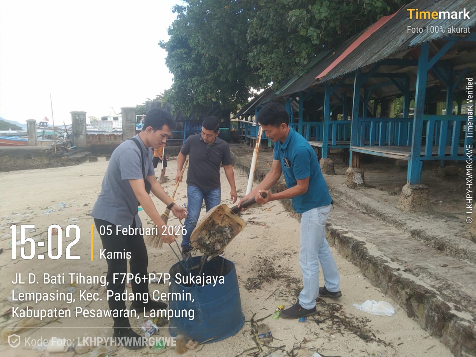 Personel Sat Intelkam Polres Pesawaran Gelar Kurve di Pantai Putra Mutun