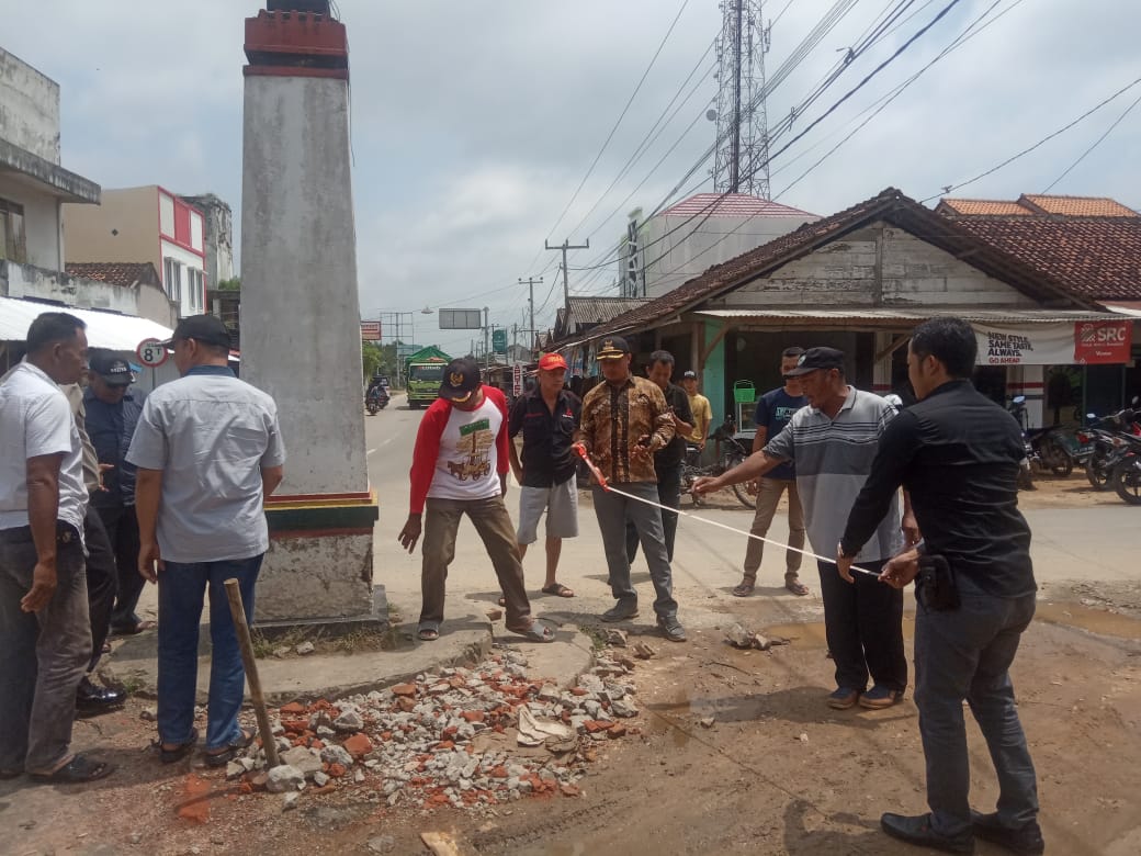 Ditolak Warga, Pembongkaran Tugu PKD Urung Dilaksanakan.