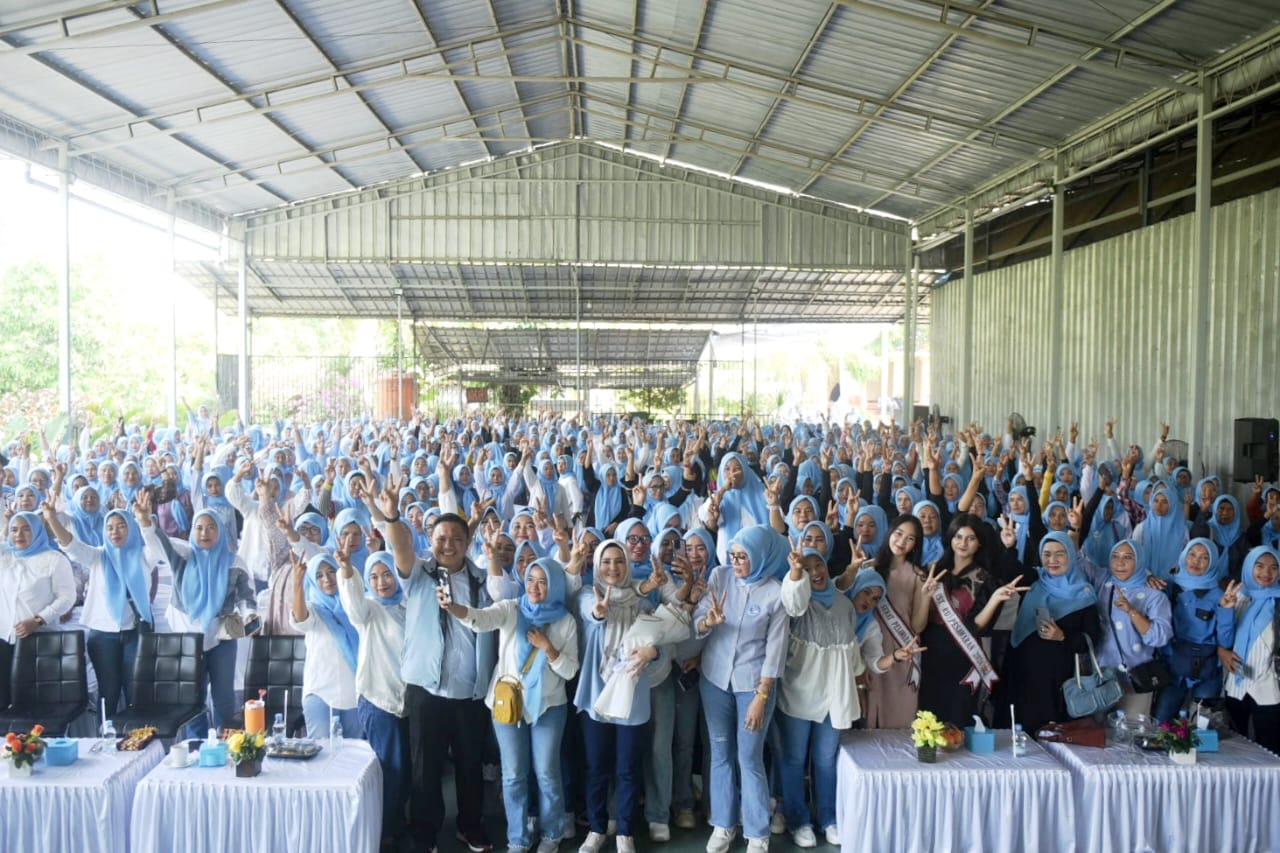 Emak-Emak Kecamatan Gedong Tataan Deklarasi Dukung Nanda-Anton