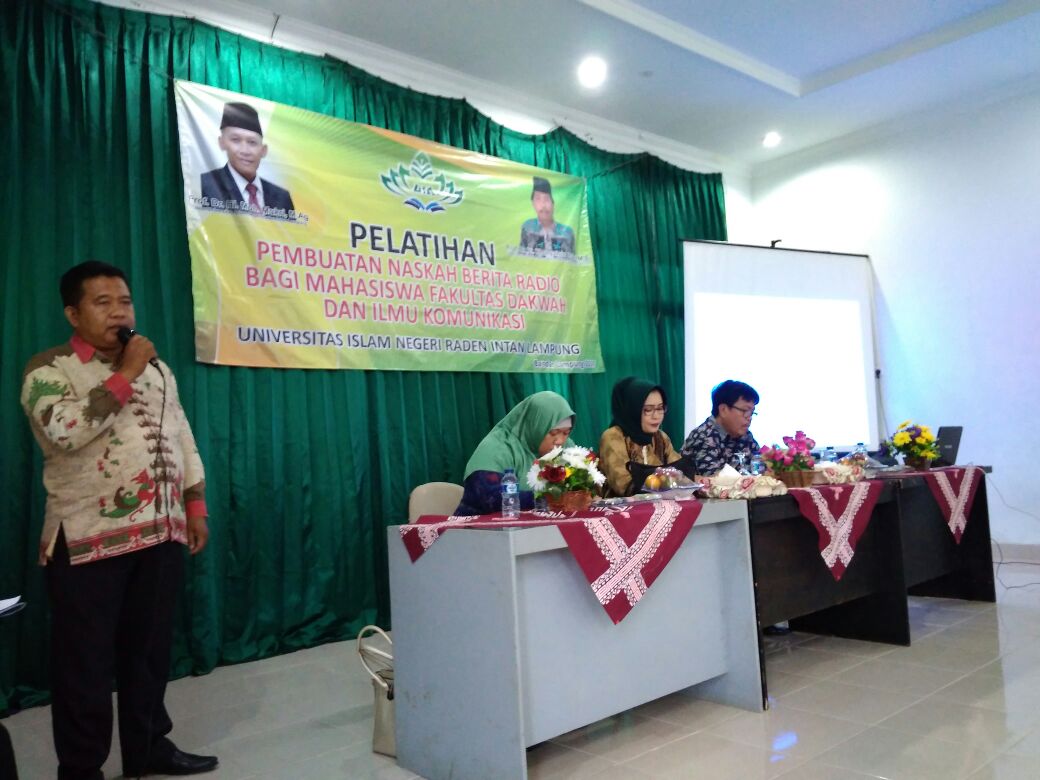 Fakultas Dakwah UIN raden Intan Gelar Pelatihan Penulisan Naskah Berita Radio