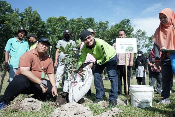 DLH dan BPJS Ketenagakerjaan Asahan Lakukan Penanaman Pohon di Hutan Kota