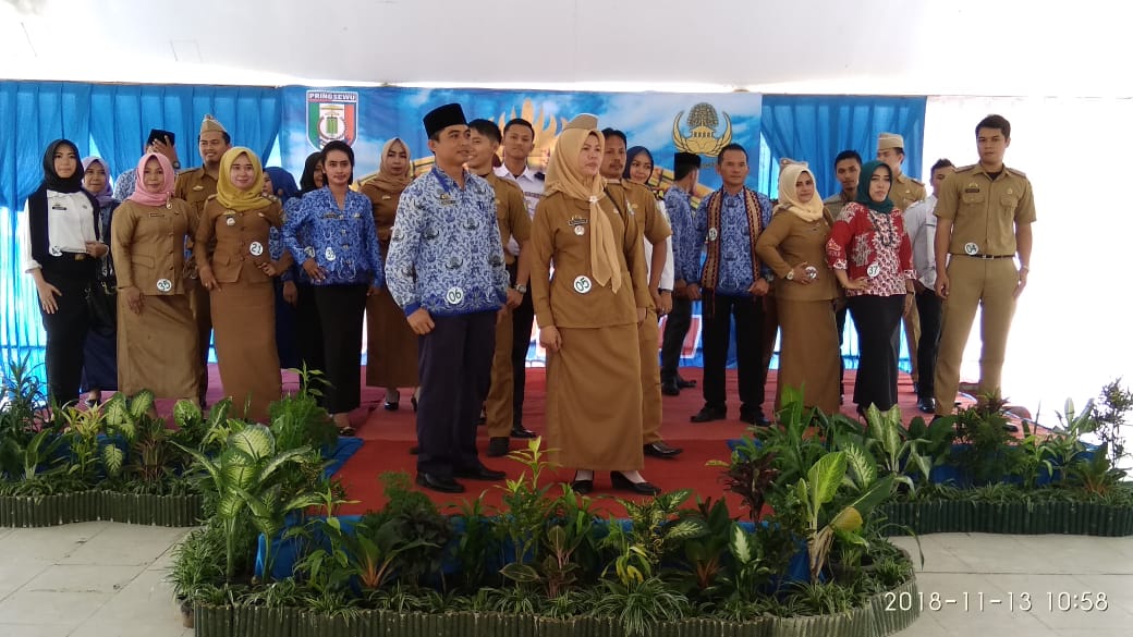 Lomba Peragaan Pakaian Dinas dan Dharma Wanita Di Pringsewu