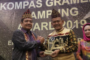 Pemkab Pringsewu Raih 2 Penghargaan  Kompas-Gramedia Award.