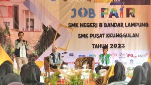 PTPN VII Beri Motivasi Siswa SMKN 8 Bandar Lampung Melalui BUMN Muda