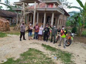 Pecinta Motor Trail TATRAC Bantu Pembangunan Mushola.