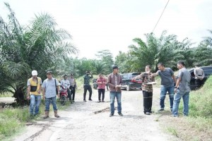 Tindaklanjuti Aspirasi Masyarakat, Tim Pemkab Asahan Tinjau Langsung Ke Simpang Teluk Manis