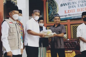 LDII Berbagi Salurkan 320 Paket Beras & Minyak Goreng di Pringsewu