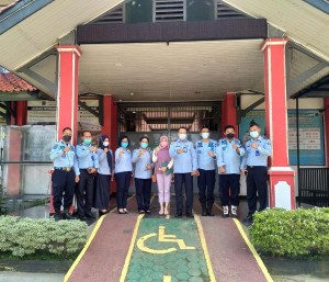 Kadiv Yankum Kanwil Lampung dan Polres Tanggamus Sambangi Lapas Kota Agung
