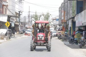 Lomba Balap Traktor Piala Bupati Pringsewu, Gairahkan Sektor Pertanian.