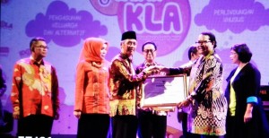 Pringsewu Terima Penghargaan  Kabupaten Layak Anak 2018