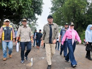 Bupati Nanda Dampingi Gubernur Tinjau Ruas Jalan Rusak Di Pesawaran