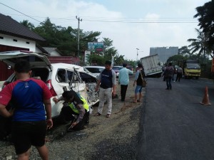 Lakalantas, libatkan 5 Kendaraan