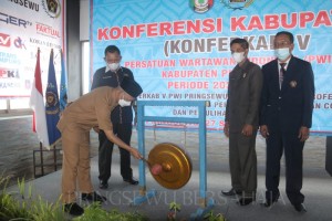 Bupati Buka Konferkab V PWI Pringsewu