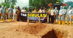 Simulasi Pemulasaran & Pemakaman Jenazah Covid-19 di Pringsewu