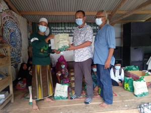 Kesbangpol, FKDM dan WasDin Pringsewu Berbagi