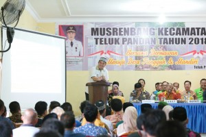 Dendi Ramadhona Buka Musrenbang Kecamatan Teluk Pandan