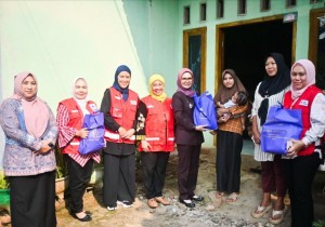 HUT PMI Ke-80, Bupati Nanda Berikan Bantuan Keluarga Balita Stunting