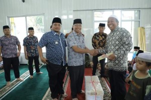 Safari Ramadhan Terakhir, Bupati Asahan Kunjungi Masjid Nurul Arif Kota Kisaran Timur.