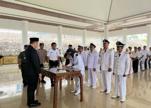 Bupati Dendi Lantik Enam Pj. Kades Kepala di Pesawaran