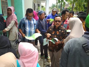 Endro Suswantoro Bagikan Sertifikat Gratis di Pringsewu