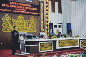 Pj.Bupati Pringsewu Jawab Pemandangan Umum Fraksi-Fraksi DPRD Terkait RAPBD 2025