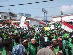 Ribuan Ojol Kembali Demo Ke Kantor Gojek