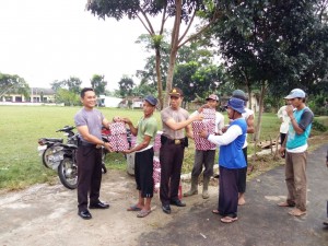 Jelang Ramdhan Polres Lamsel Laksanakan Giat Subsatgas Sosial