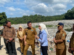 Tinjau TPA di Pesawaran, Ini Pesan Waka Komisi XII DPR.RI