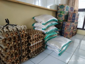 Bantuan Sembako Terus Mengalir Ke Posko Peduli Dampak Covid-19 PWI Pesawaran.