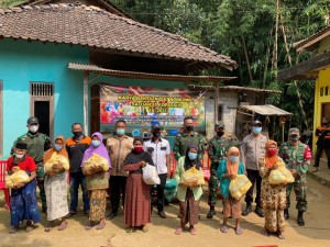 Sat 81 Kopassus Gelar Baksos di Magelang