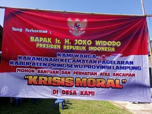 Kembali,  Warga Karangsari Gelar Demo Penurunan Kepala Pekon.