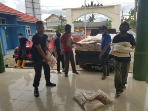 Bupati Pringsewu Berikan Bantuan Korban Banjir Bandang