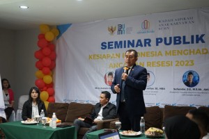 FKPPIB Gelar Seminar Hadapi Resesi 2023